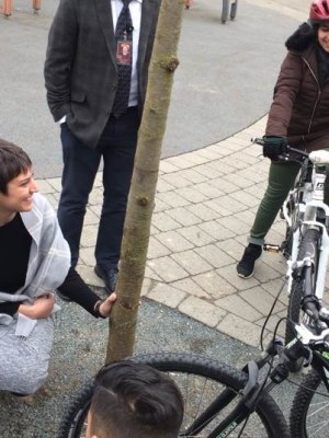 What is the difference between economic value and social value when monetizing your&nbsp;impact?